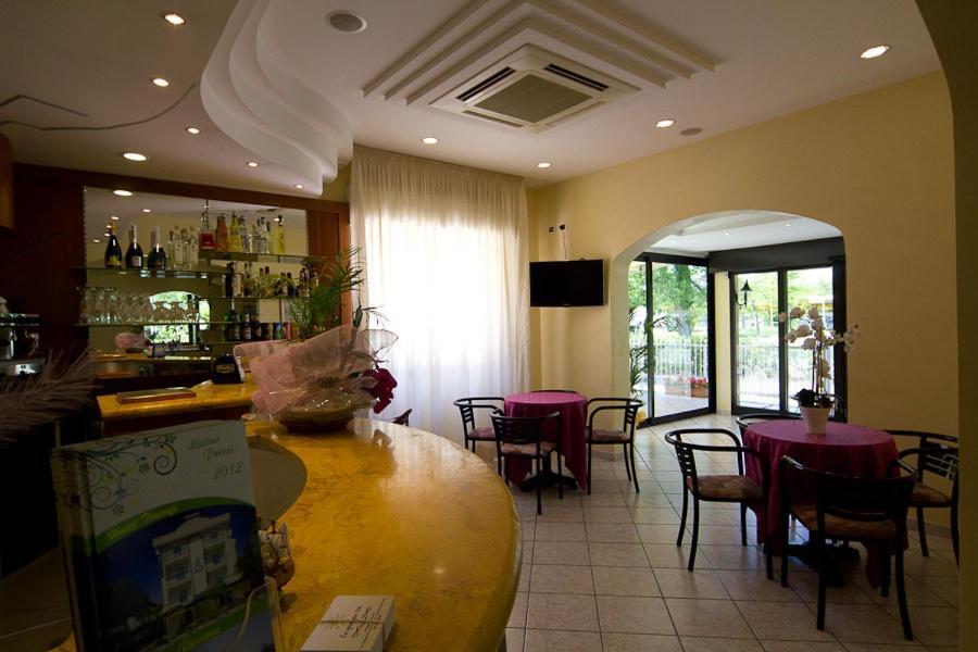 Hotel Pigalle Riccione Luaran gambar