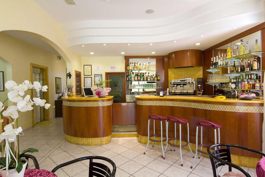 Hotel Pigalle Riccione Luaran gambar
