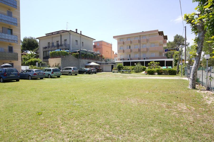 Hotel Pigalle Riccione Luaran gambar
